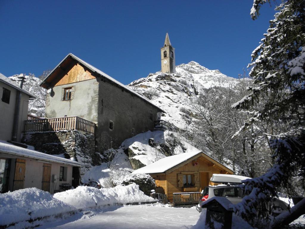 Gîte Auberge Les Terres Blanches de Méolans Exterior foto