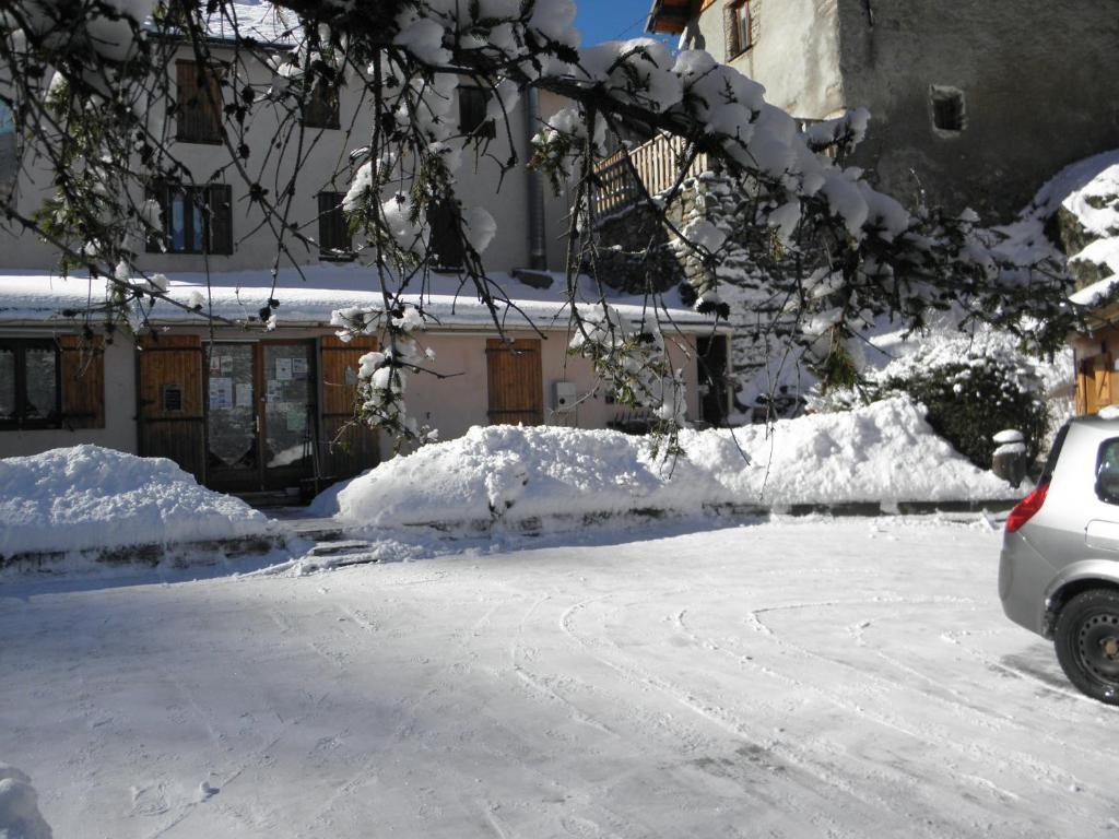 Gîte Auberge Les Terres Blanches de Méolans Exterior foto